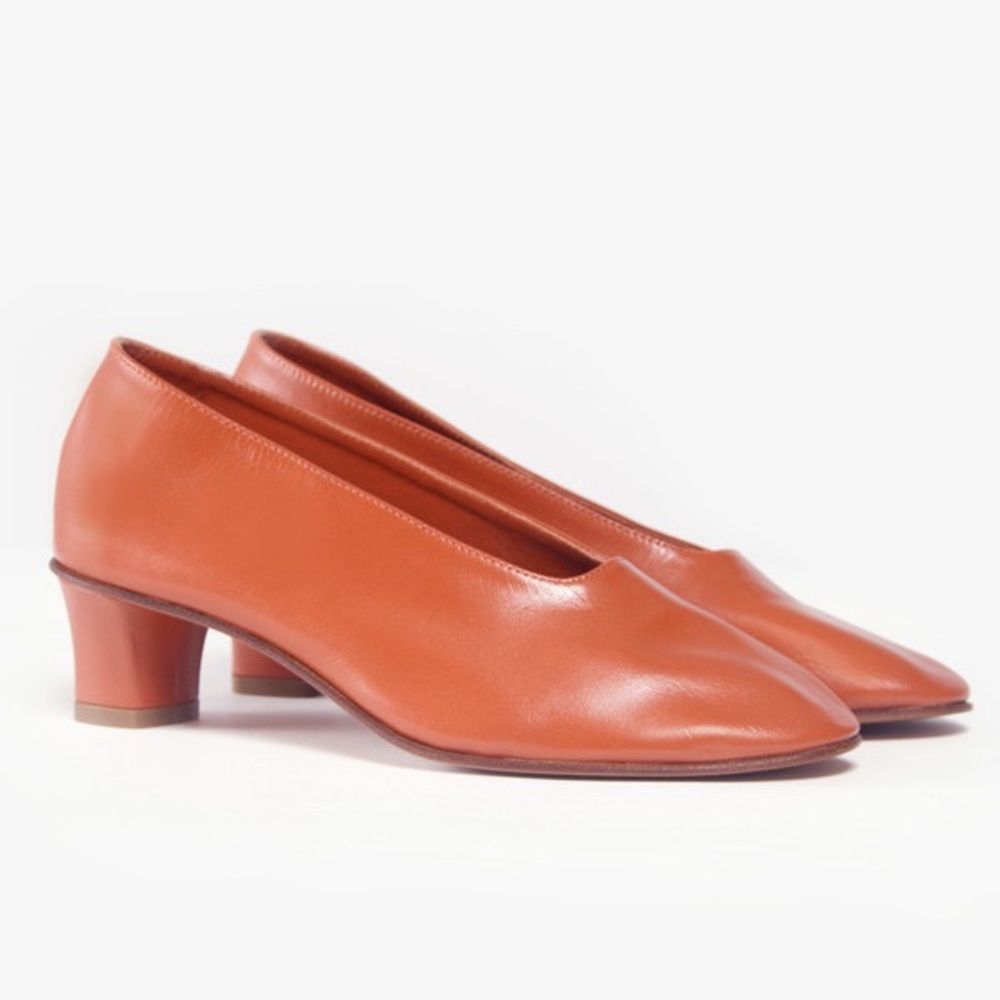 Martiniano glove shoes in Rust. Size 37